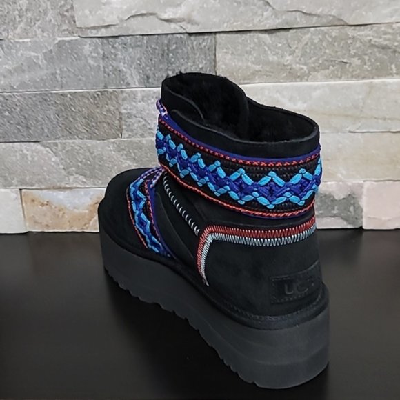 UGG Women's Classic Mini II Braid Platform Boot - Picture 7 of 9